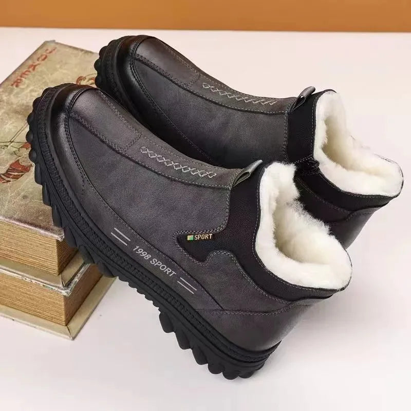 New winter men's casual warm plush cotton shoes, high-top outdoor Northeast heavy warm heat-locking cotton leather shoes