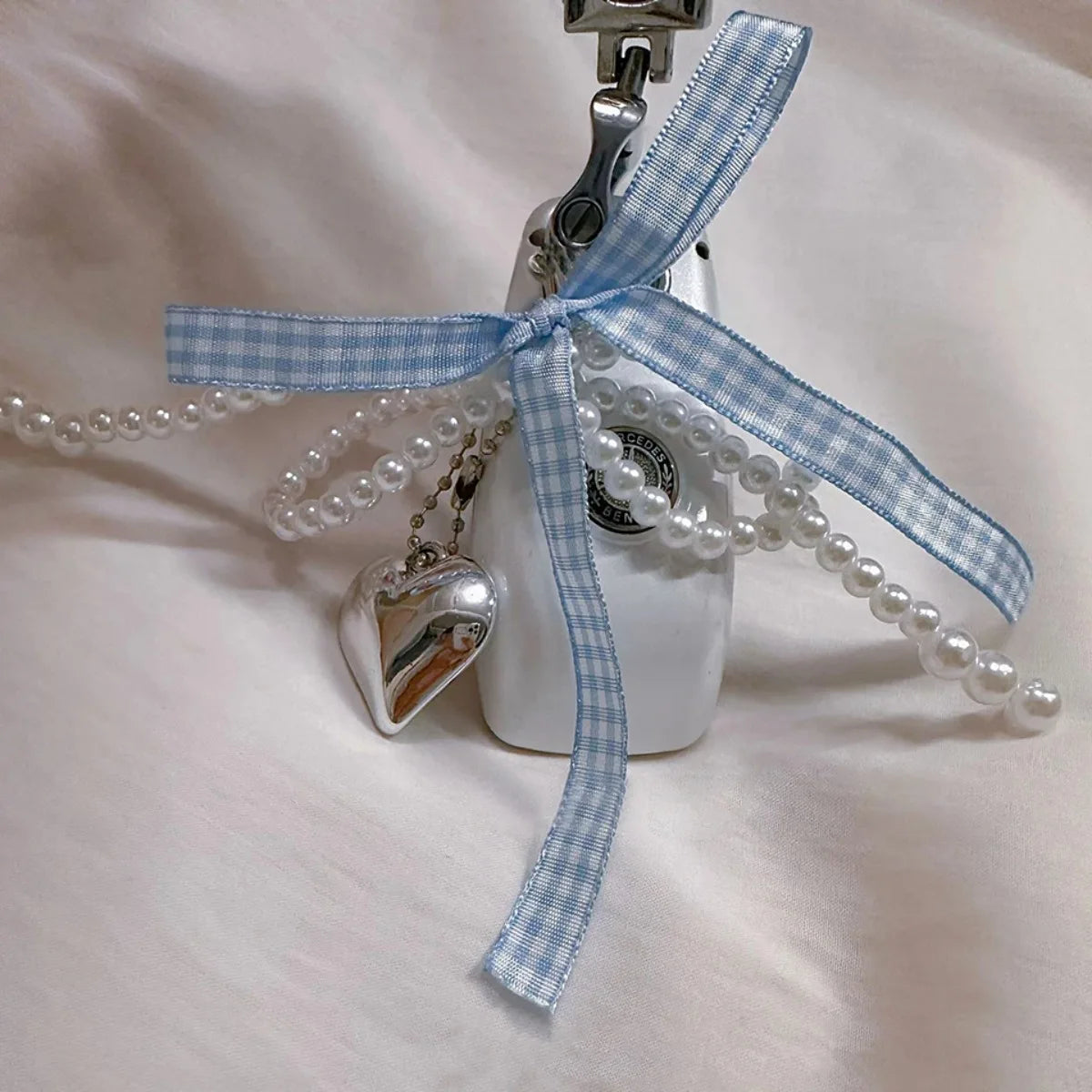 Y2K Keychain with Pearl Beads Heart Pendant Pink Blue Bow Design Fashion Key Ring Delicate Gift for Her Accessory