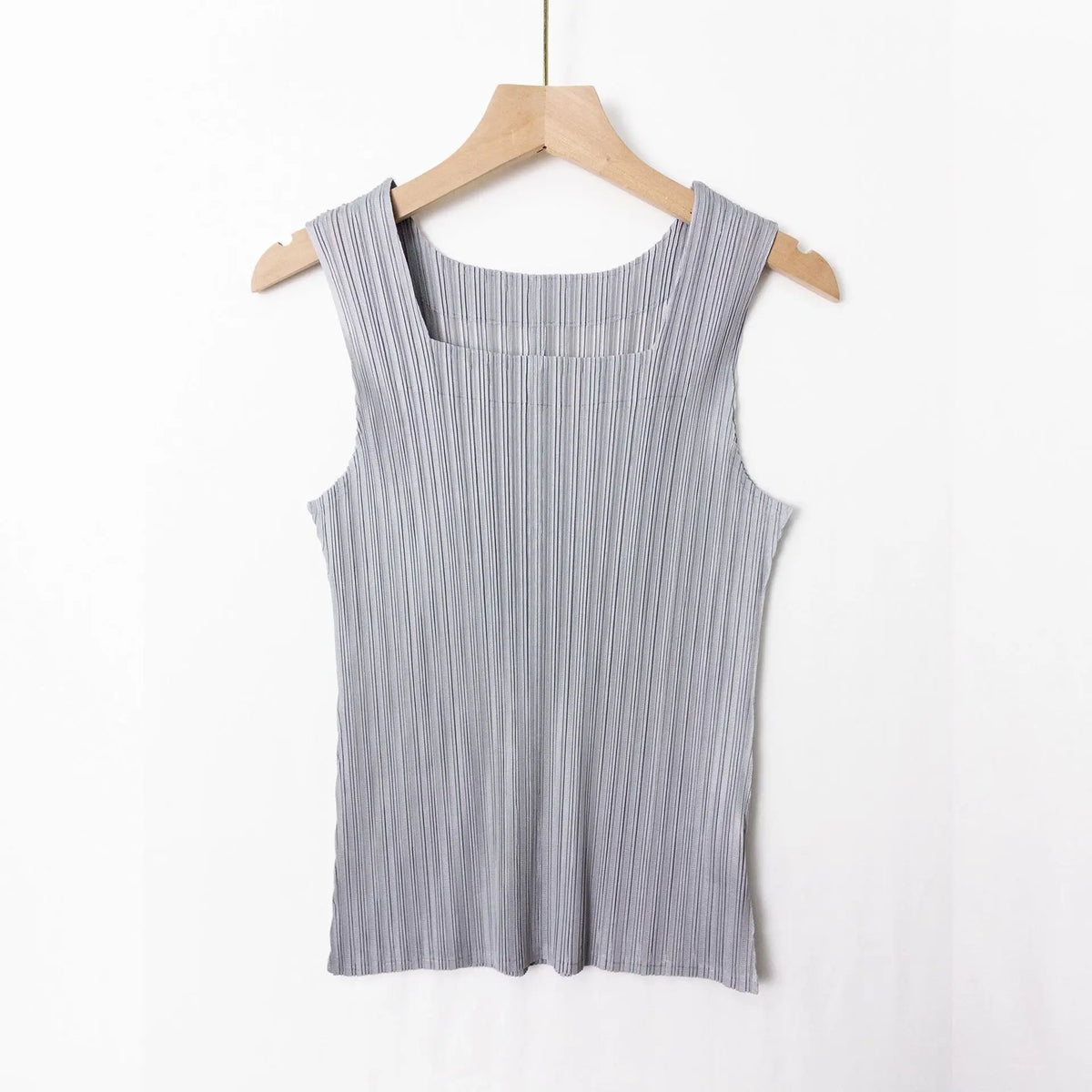 Miyake Pleated Vest 2026 Summer New Sleeveless T-Shirt Simple Fashion Elegant Casual Base Shirt Women's Lightweight Stretch Top